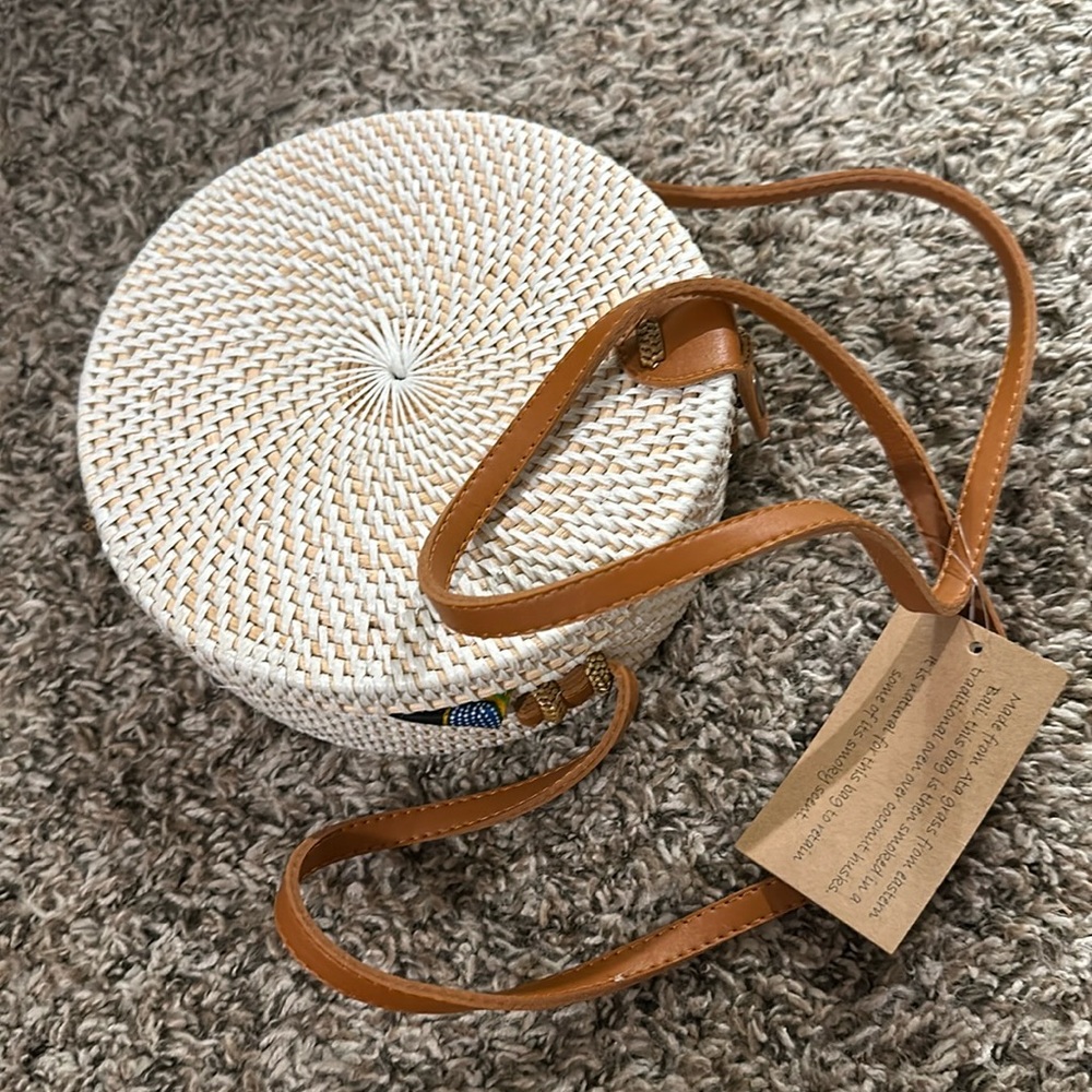 NWT Straw Canteen Bag